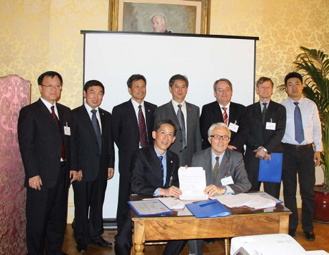 AVIC, BIAM et ESI lors de la signature de l’accord le 13 juin.