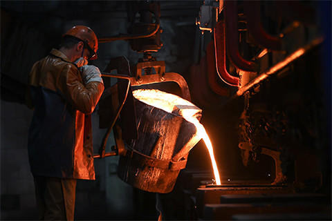 Casting Molten Steel